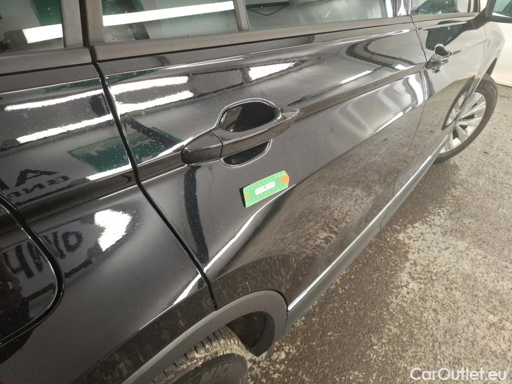  Volkswagen  Tiguan VOLKSWAGEN  / 2020 / 5P / SUV 2.0 TDI 150 DSG7 Life Business  / TRANSFO VP VF #9