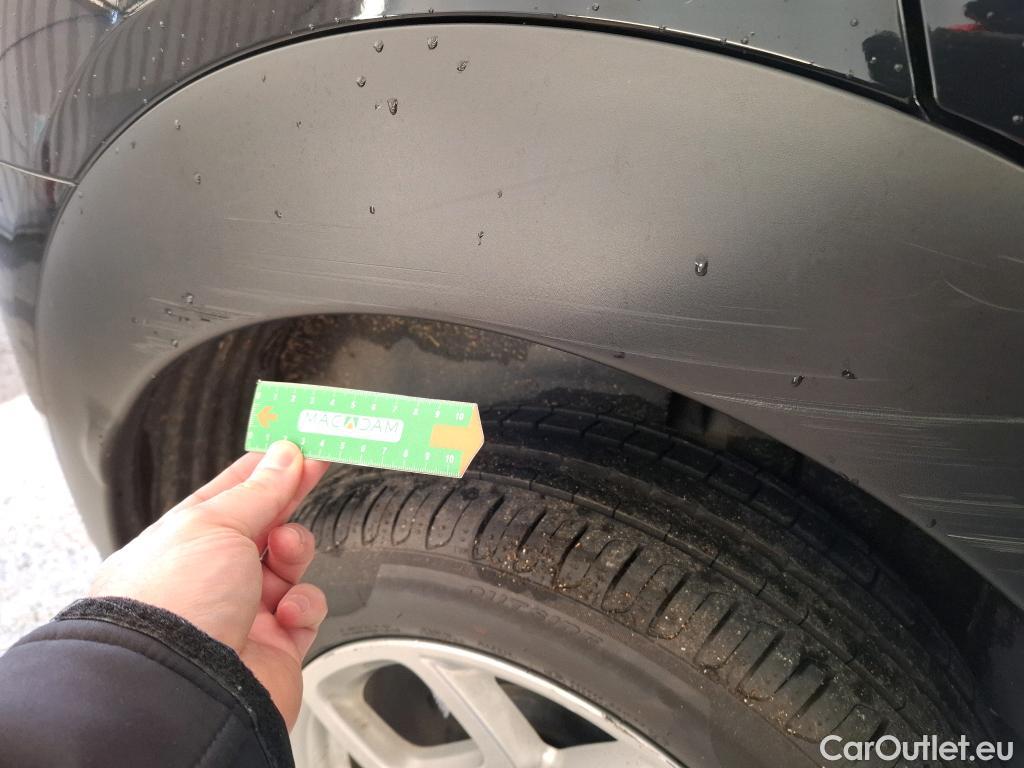  Citroen  C4 Cactus  Feel Business 1.2 PureTech 110CV BVM6 E6dT #37