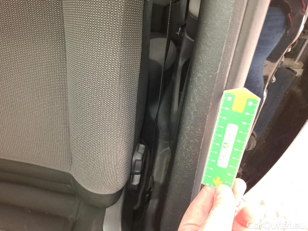  Citroen  C4 Cactus  Feel Business 1.2 PureTech 110CV BVM6 E6dT #16