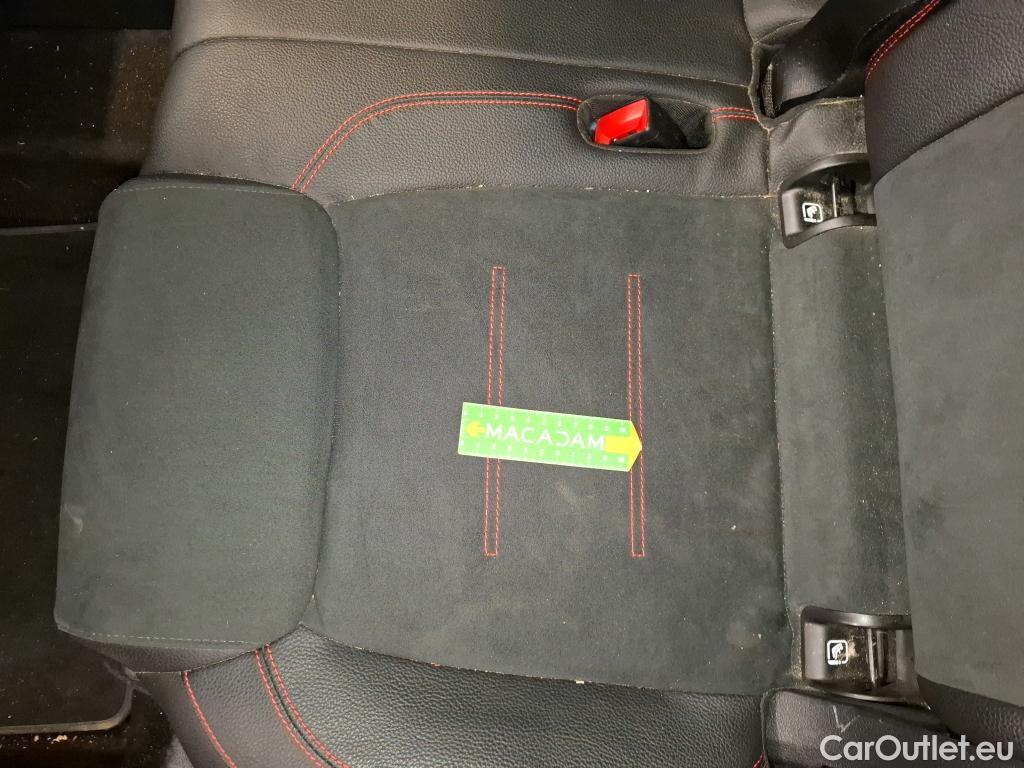  Mercedes  GLB MERCEDES-BENZ  / 2019 / 5P / SUV  200 d AMG Line #44