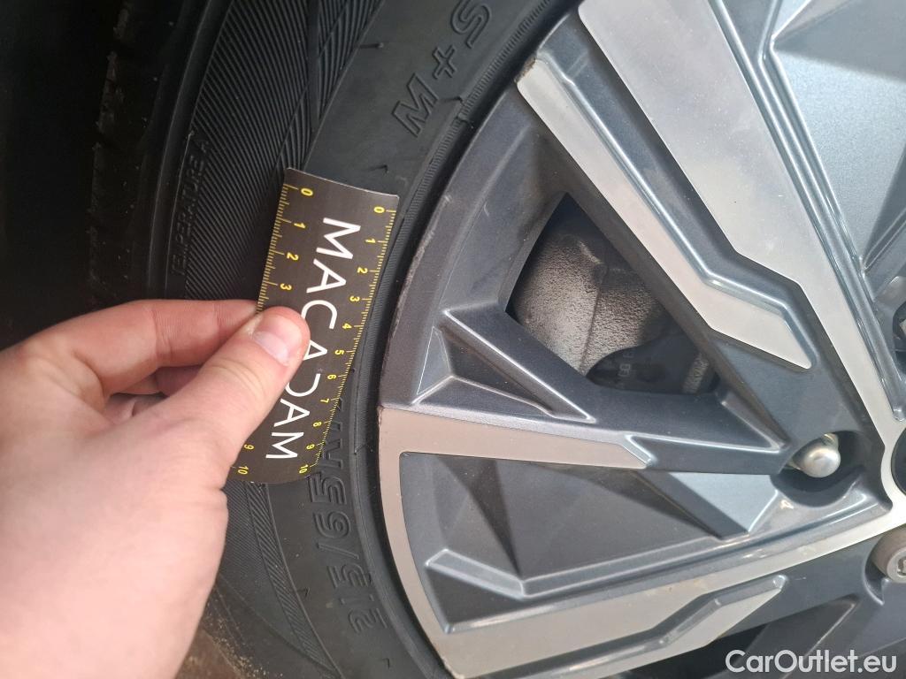  Hyundai  Tucson HYUNDAI  / 2020 / 5P / SUV 1.6 HYBRID 230 CREATIVE #24