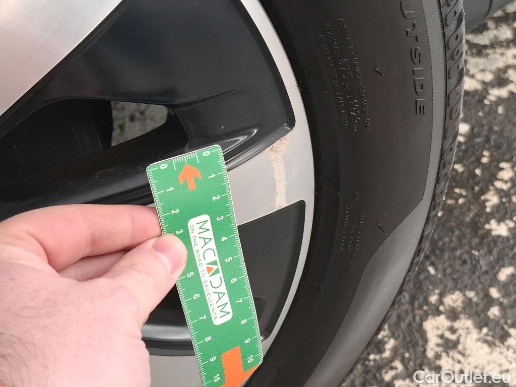  Mercedes  GLB  / 2019 / 5P / SUV  200 d Progressive Line / VENTE SANS CG #26