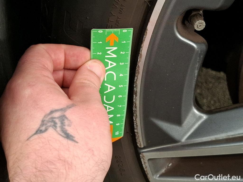  Mercedes  GLB MERCEDES-BENZ  / 2019 / 5P / SUV  200 d AMG Line #38