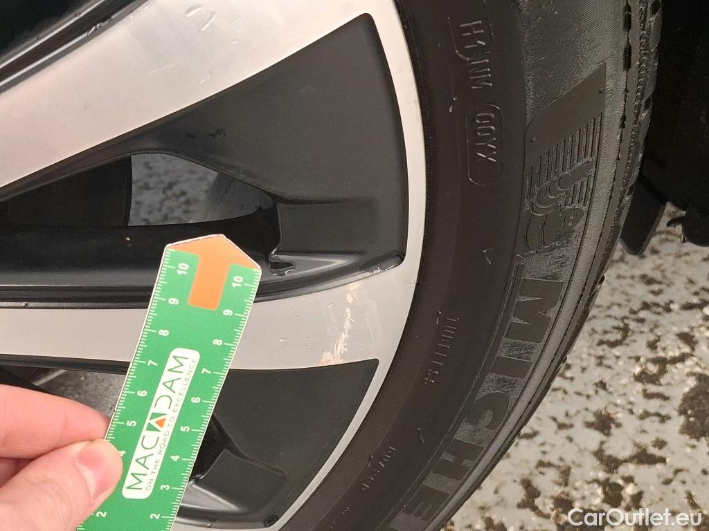  Mercedes  GLB  / 2019 / 5P / SUV  200 d Progressive Line / VENTE SANS CG #29