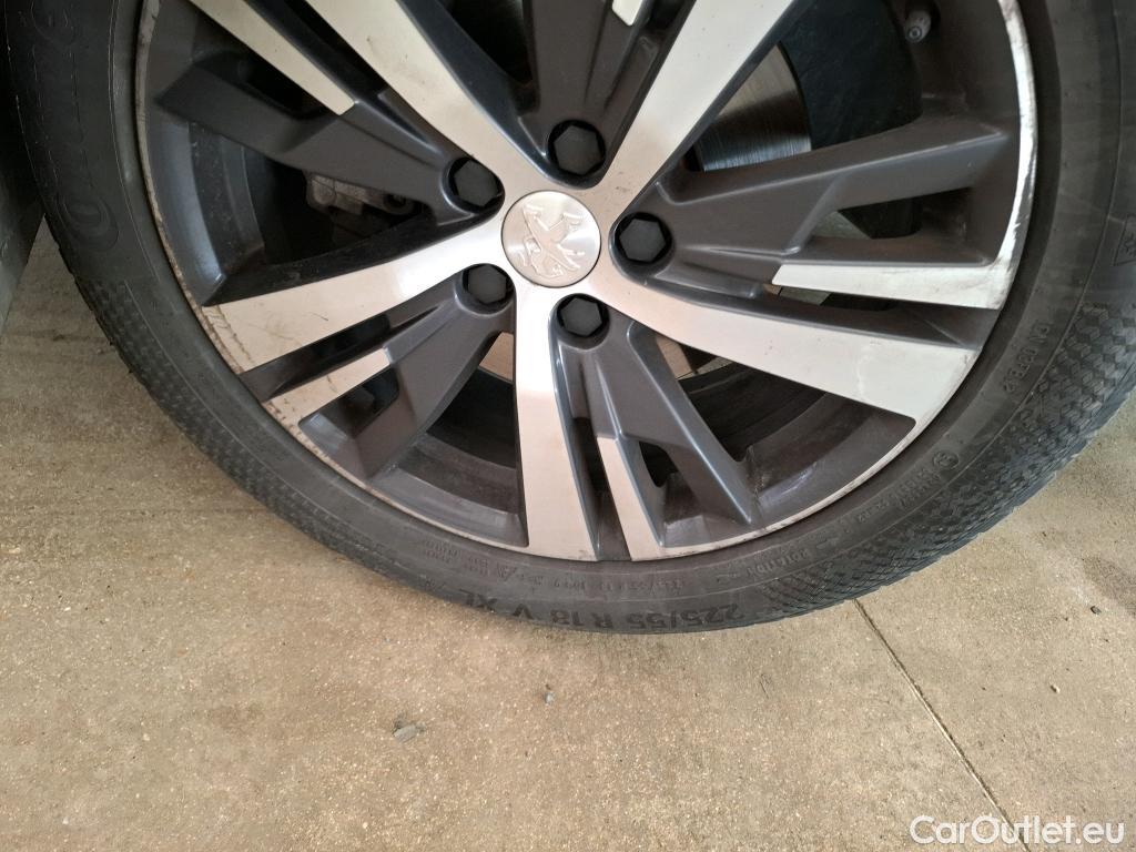  Peugeot  3008  Allure 1.5 HDi 130CV BVA8 E6d #31