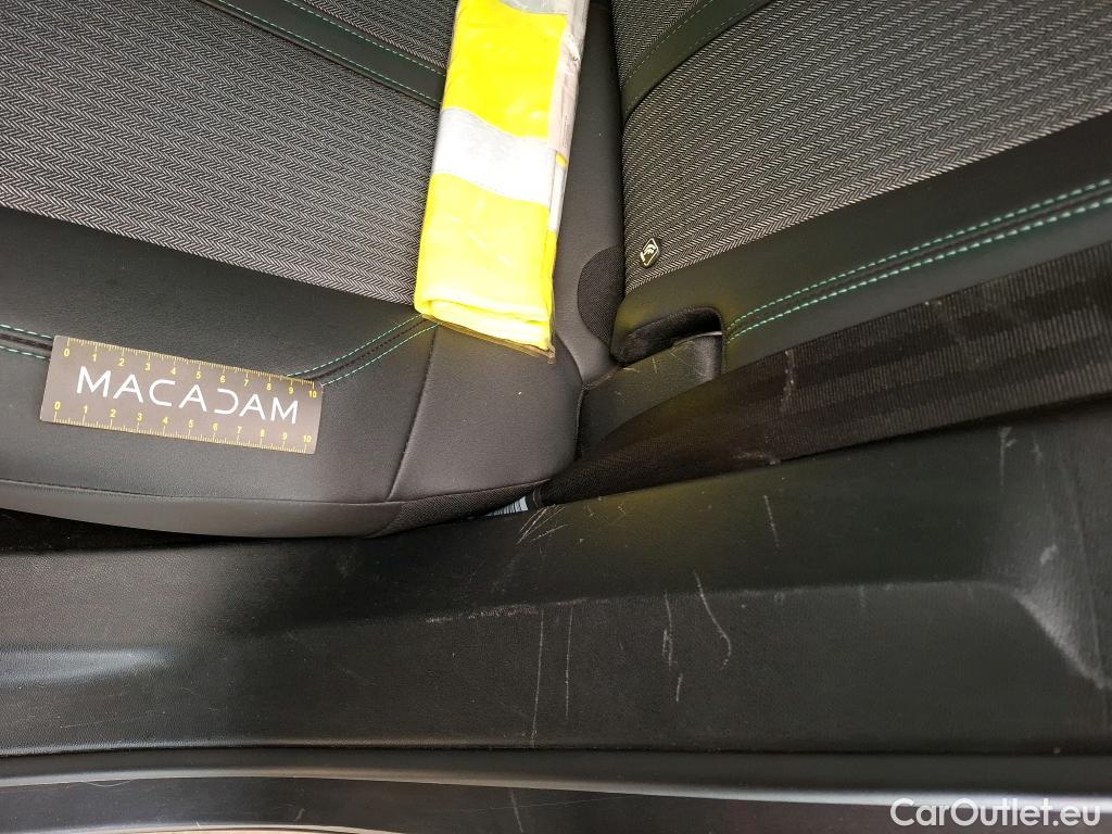  Peugeot  3008  Allure 1.5 HDi 130CV BVA8 E6d #47