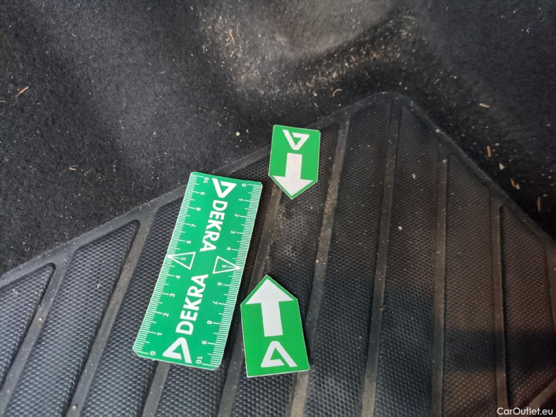  Opel   Grandland X Grandland X Elegance Business 1.5 130CV BVA8 E6d #1