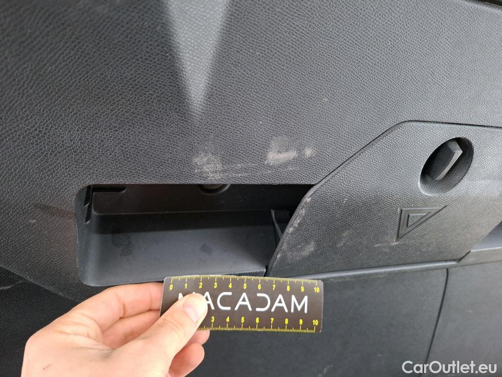  Peugeot  3008  Allure 1.5 HDi 130CV BVA8 E6d #21