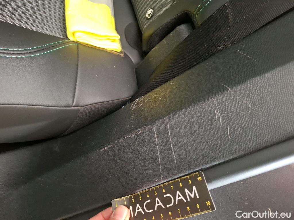  Peugeot  3008  Allure 1.5 HDi 130CV BVA8 E6d #48