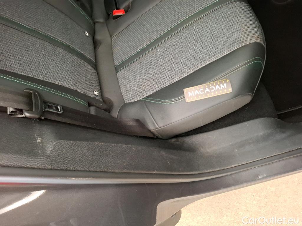  Peugeot  3008  Allure 1.5 HDi 130CV BVA8 E6d #40