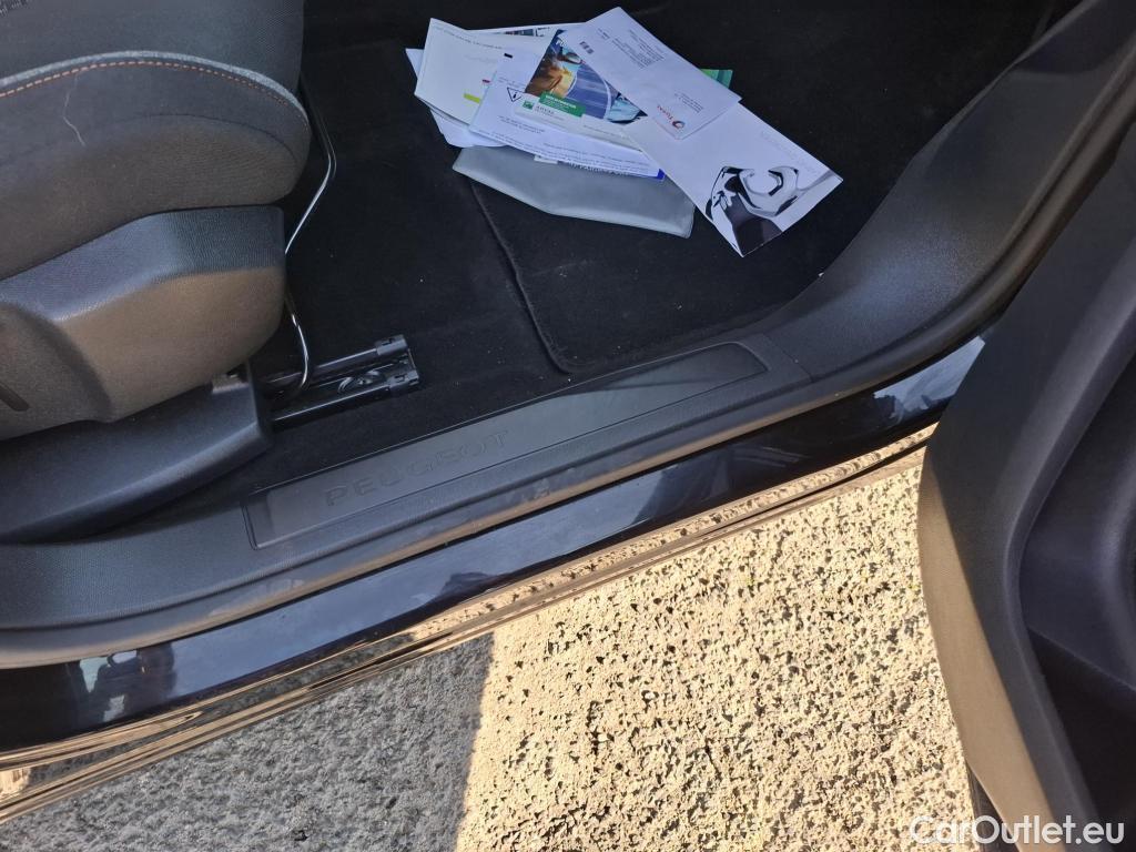  Peugeot  5008  Active Business 1.2 PureTech 130CV BVA8 7 Sieges E6d #73