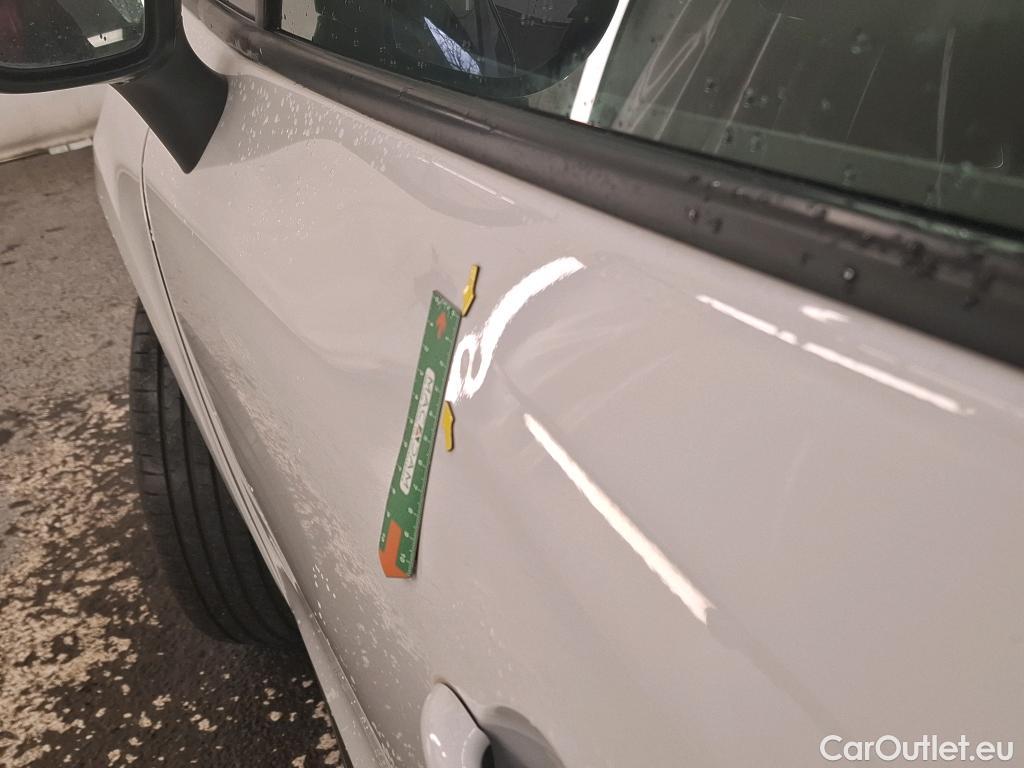  Renault  Clio  IV Business 0.9 TCe 90CV BVM5 E6 #9