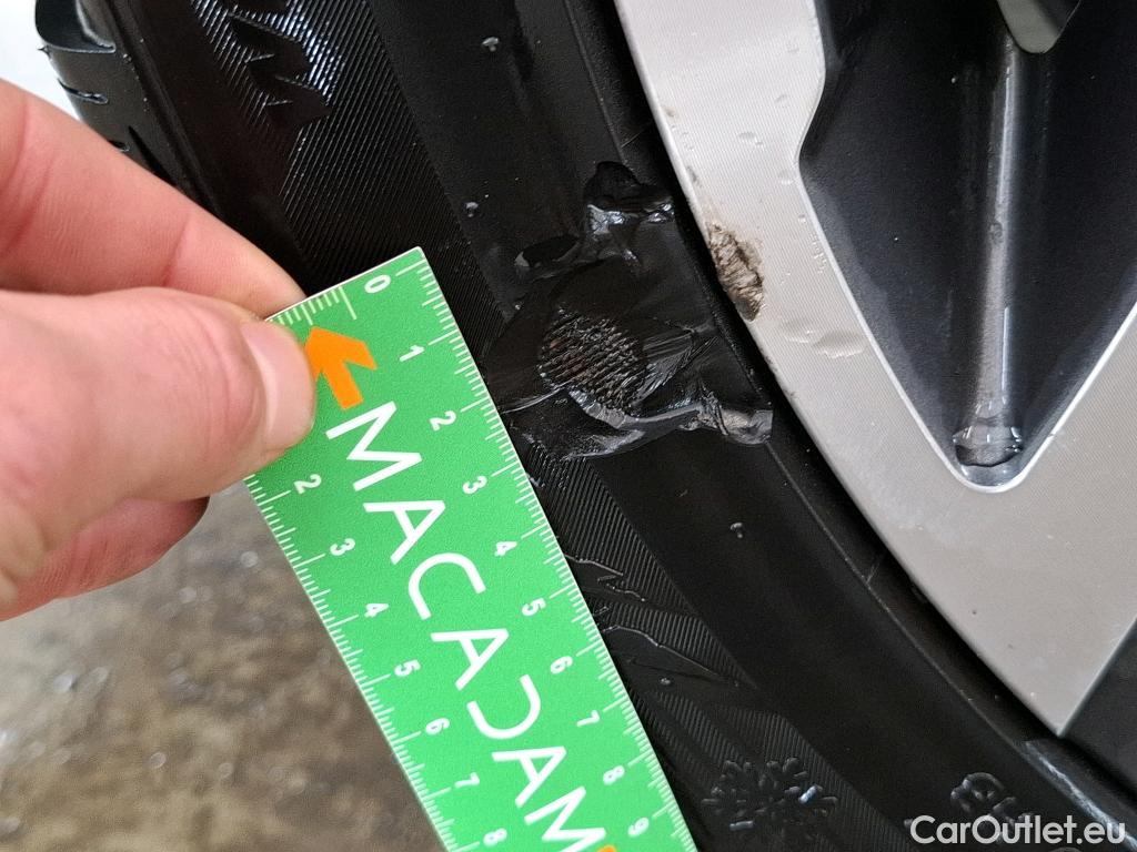  Renault  Kadjar RENAULT  / 2018 / 5P / Crossover Intens TCe 140 EDC FAP(SL) #2