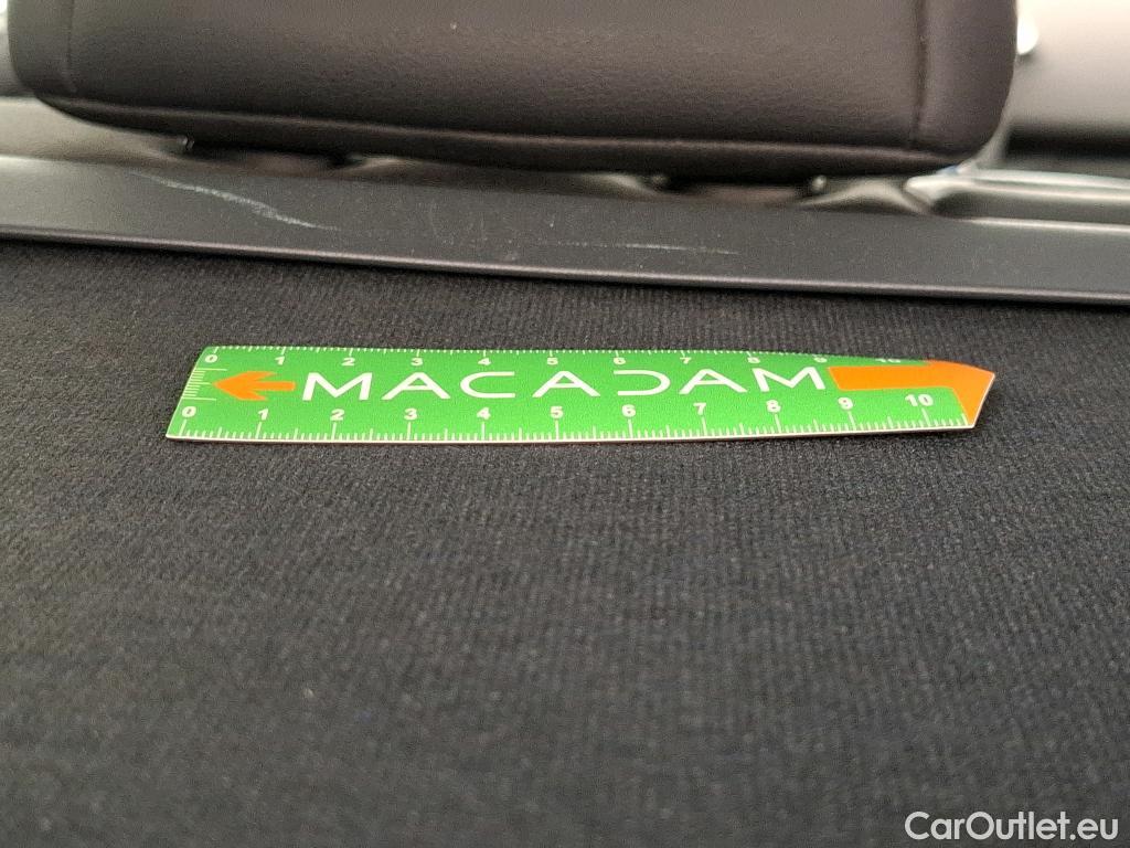  Renault  Kadjar RENAULT  / 2018 / 5P / Crossover Intens TCe 140 EDC FAP(SL) #37