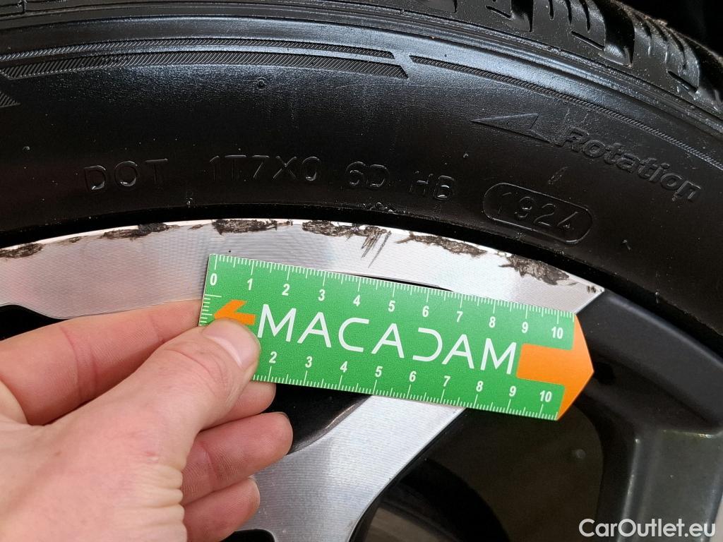  Renault  Kadjar RENAULT  / 2018 / 5P / Crossover Intens TCe 140 EDC FAP(SL) #21