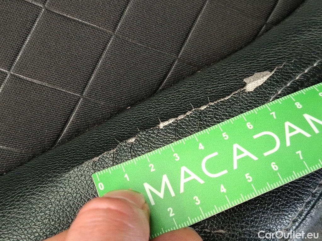  Renault  Kadjar RENAULT  / 2018 / 5P / Crossover Intens TCe 140 EDC FAP(SL) #8