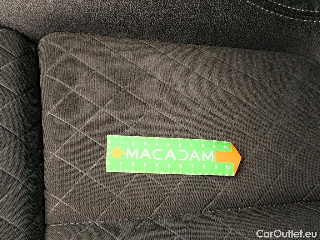  Renault  Kadjar RENAULT  / 2018 / 5P / Crossover Intens TCe 140 EDC FAP(SL) #55