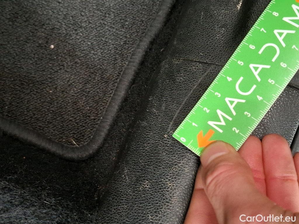  Renault  Kadjar RENAULT  / 2018 / 5P / Crossover Intens TCe 140 EDC FAP(SL) #33