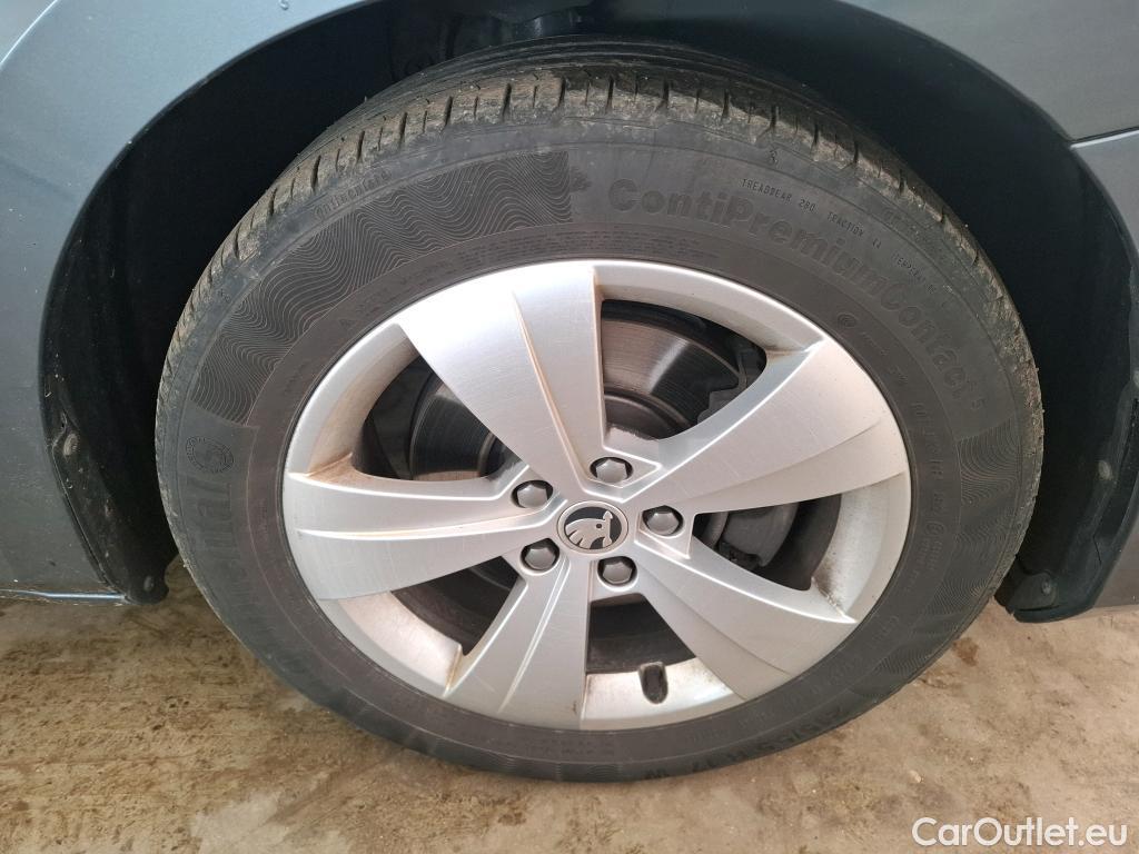  Skoda  Superb  Break Business 2.0 TDI 120CV BVA7 E6dT #9