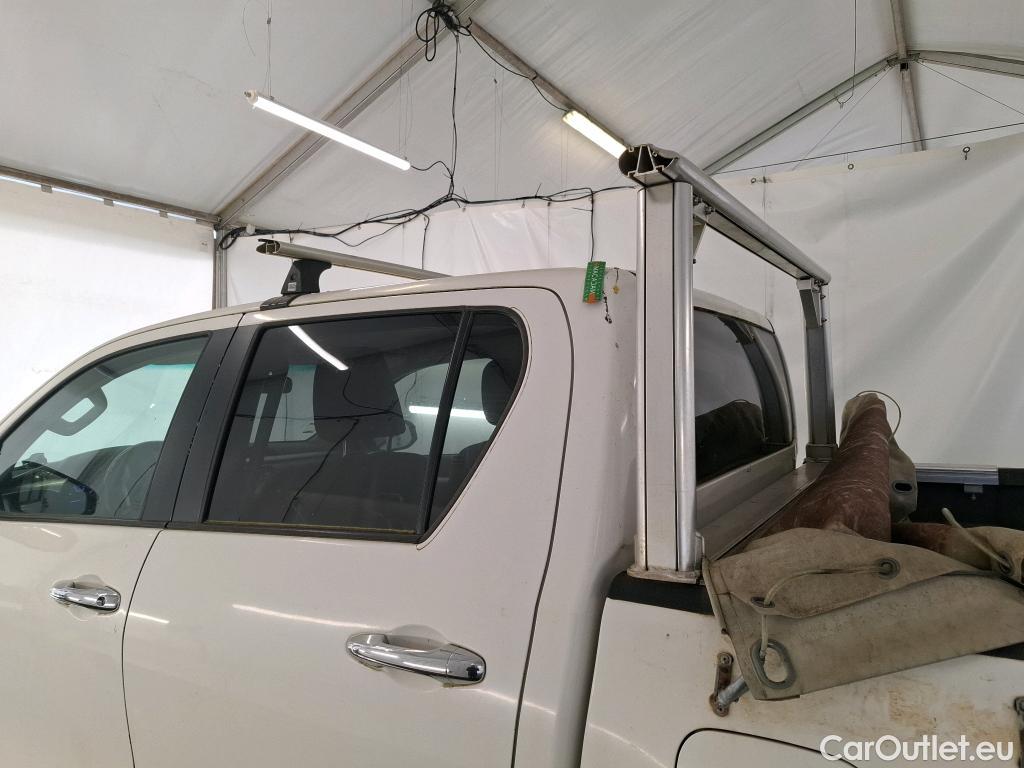  Toyota  Hilux TOYOTA  DC 4p Plateau double cabine 4WD 2.4 D-4D Double Cabine Légende #36