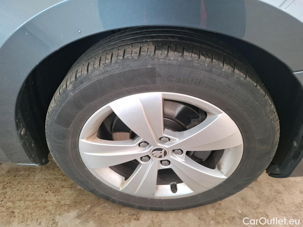  Skoda  Superb  Break Business 2.0 TDI 120CV BVA7 E6dT #8