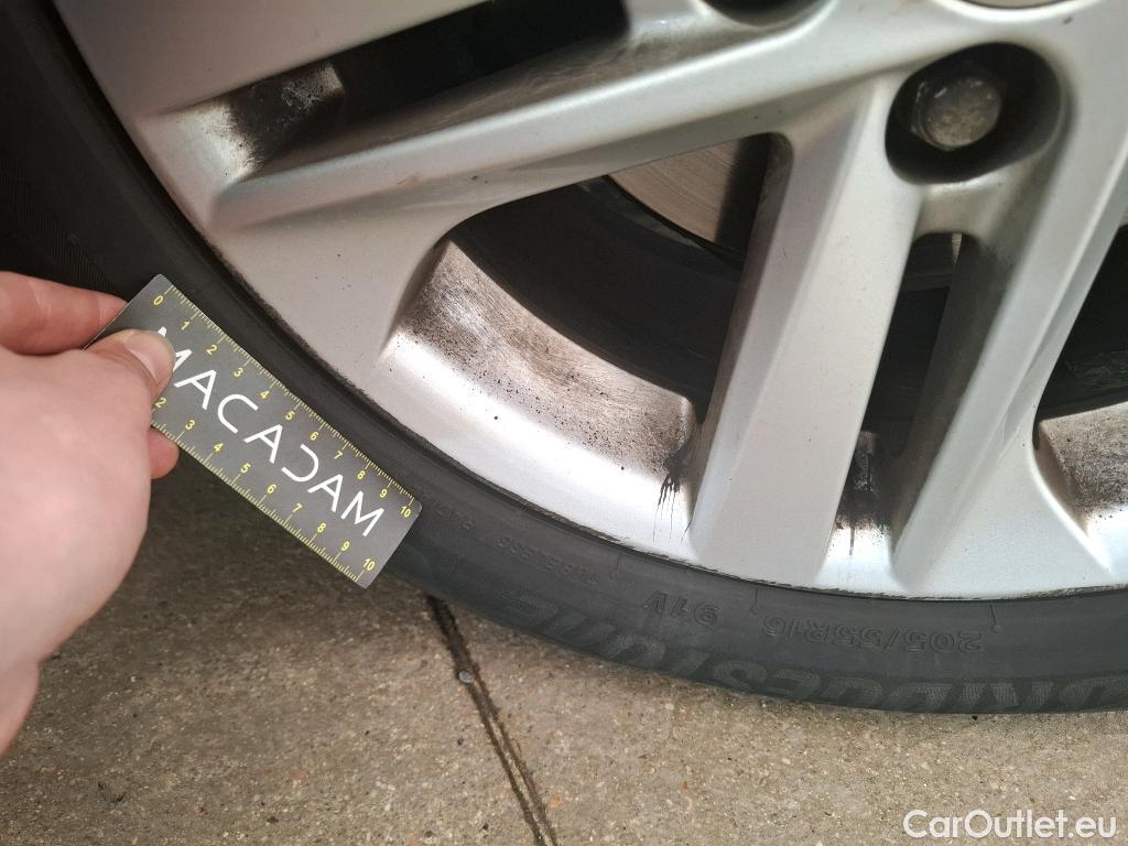  Toyota  Corolla TOYOTA  / 2018 / 5P / Berline Hybride 122h Dynamic Business Stage Acad #47