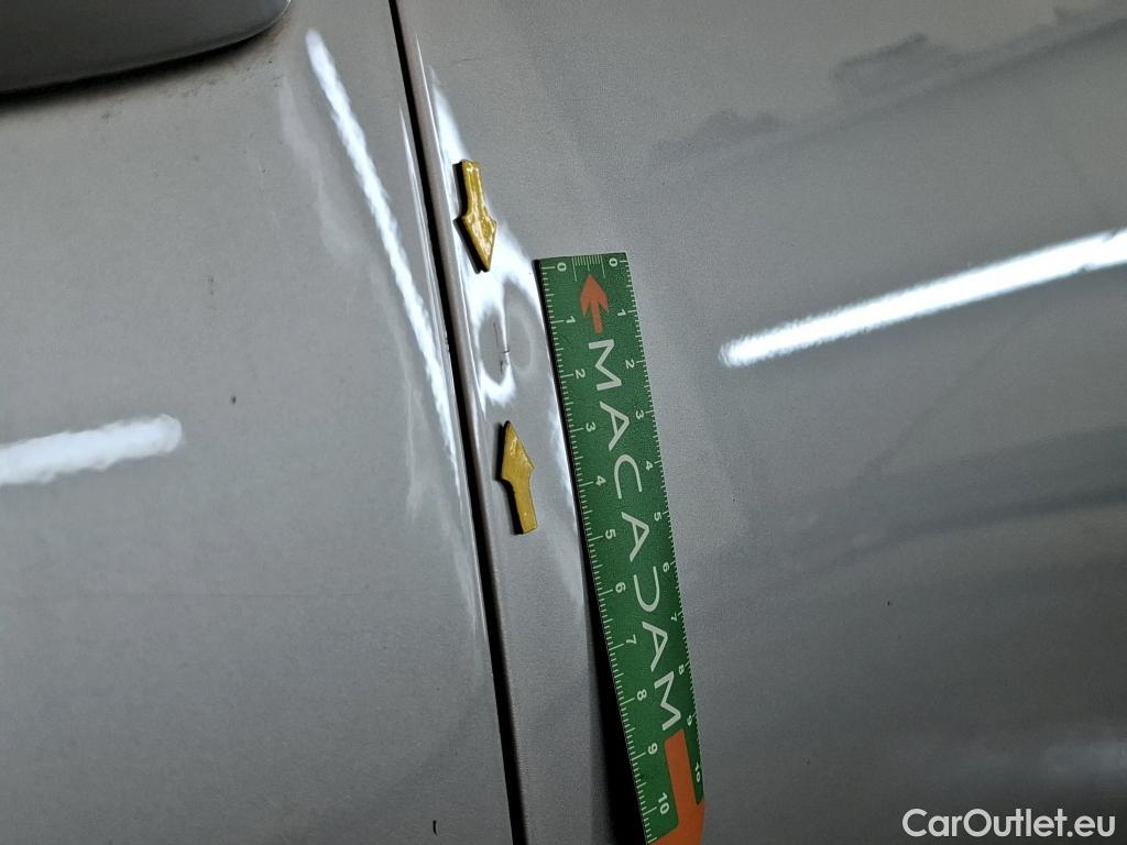  Toyota  Corolla TOYOTA  / 2018 / 5P / Berline Hybride 122h Dynamic Business Stage Acad #36