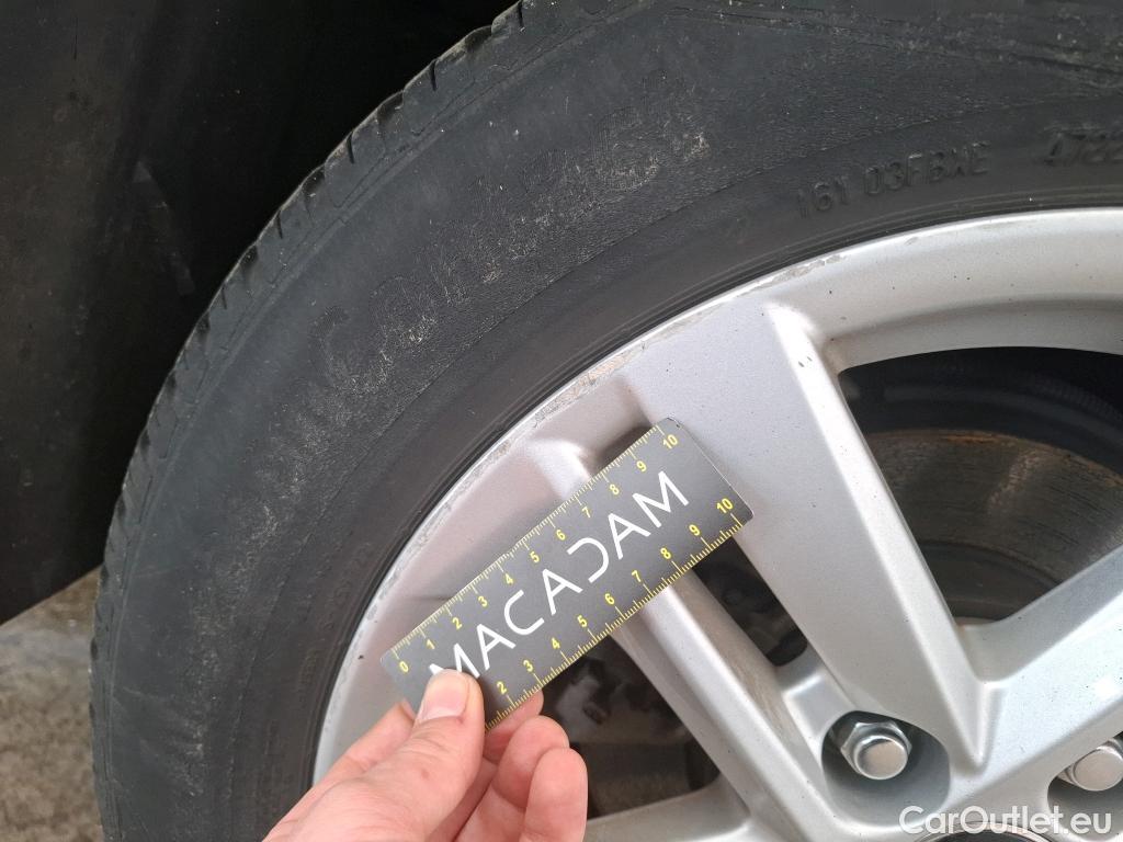  Toyota  Corolla TOYOTA  / 2018 / 5P / Berline Hybride 122h Dynamic Business Stage Acad #52