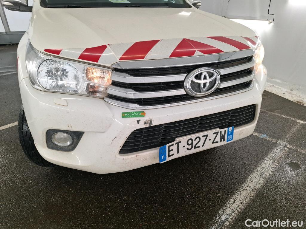  Toyota  Hilux TOYOTA  DC 4p Plateau double cabine 4WD 2.4 D-4D Double Cabine Légende #1