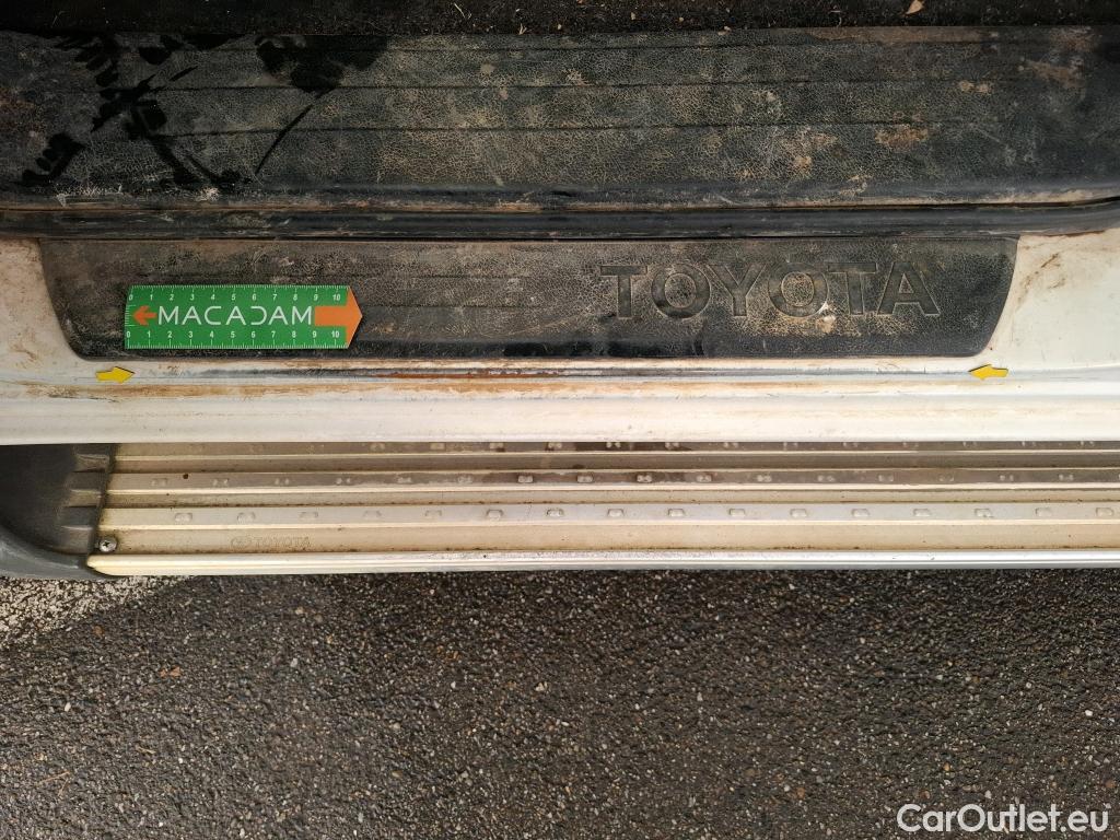  Toyota  Hilux TOYOTA  DC 4p Plateau double cabine 4WD 2.4 D-4D Double Cabine Légende #41