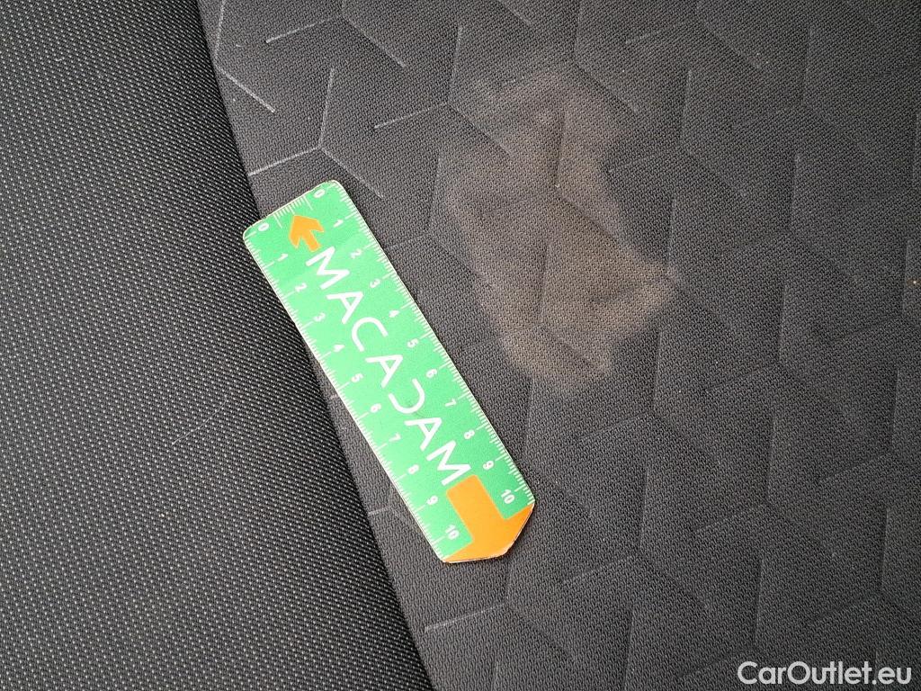  Toyota  Corolla TOYOTA  / 2018 / 5P / Berline Hybride 122h Dynamic Business Stage Acad #40