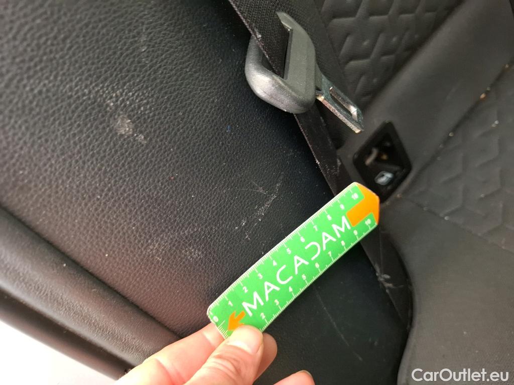  Toyota  Corolla TOYOTA  / 2018 / 5P / Berline Hybride 122h Dynamic Business Stage Acad #24