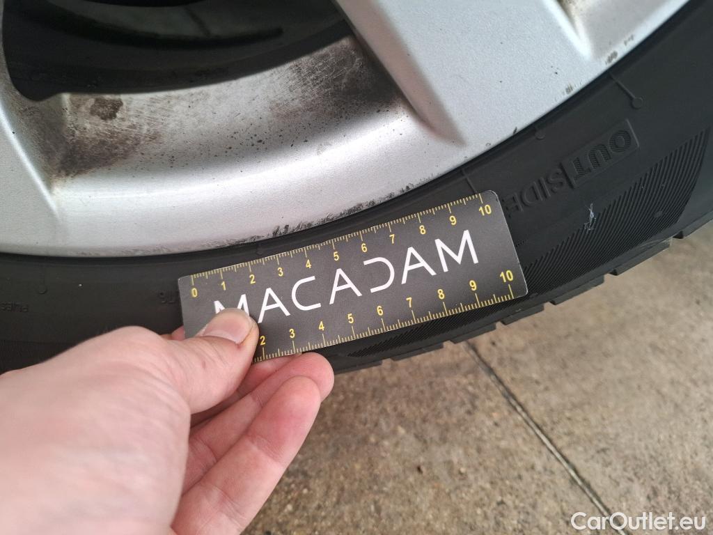  Toyota  Corolla TOYOTA  / 2018 / 5P / Berline Hybride 122h Dynamic Business Stage Acad #41