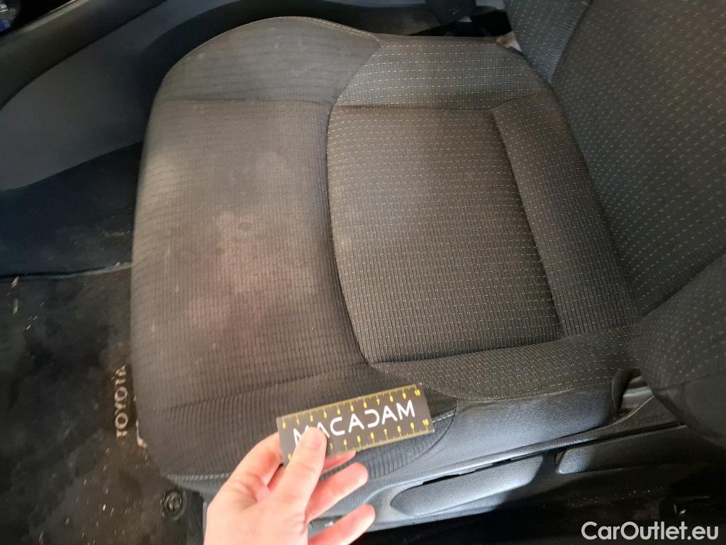  Toyota  C-HR TOYOTA  / 2016 / 5P / SUV 1.8 HYBRIDE 122 GRAPHIC #29