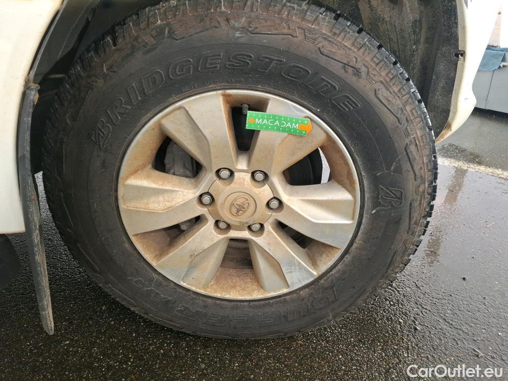  Toyota  Hilux TOYOTA  DC 4p Plateau double cabine 4WD 2.4 D-4D Double Cabine Légende #53