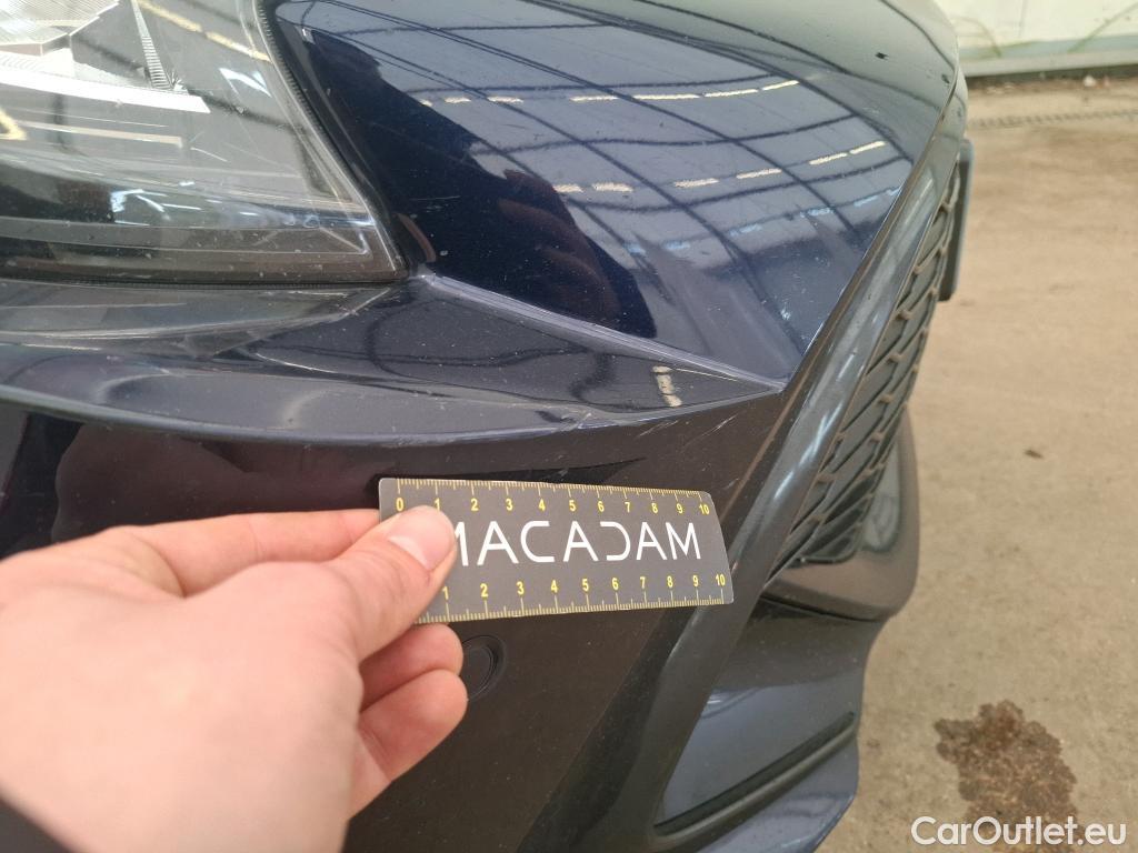  Toyota  Corolla TOYOTA  / 2018 / 5P / Berline Hybride 122h Dynamic Business Stage Acad #31