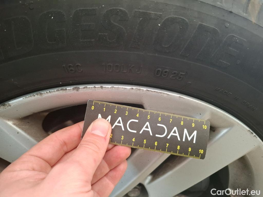  Toyota  Corolla TOYOTA  / 2018 / 5P / Berline Hybride 122h Dynamic Business Stage Acad #45