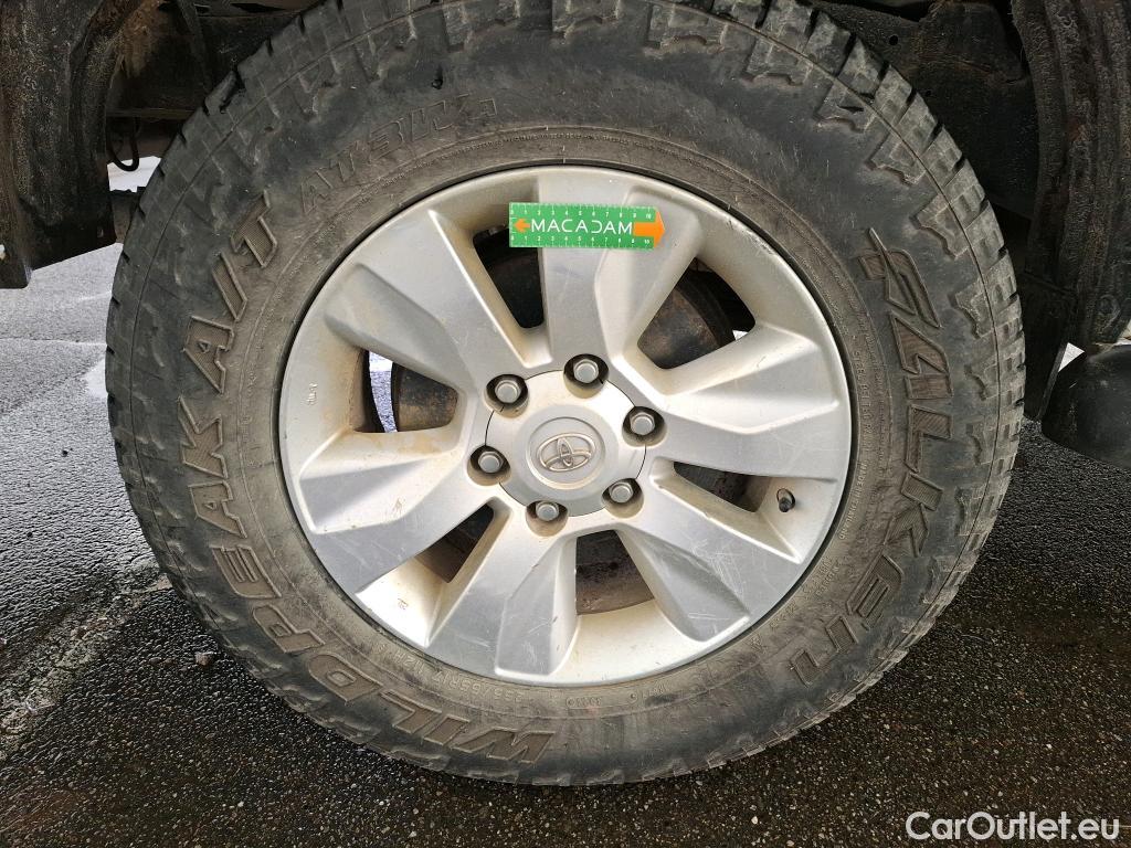  Toyota  Hilux TOYOTA  DC 4p Plateau double cabine 4WD 2.4 D-4D Double Cabine Légende #44