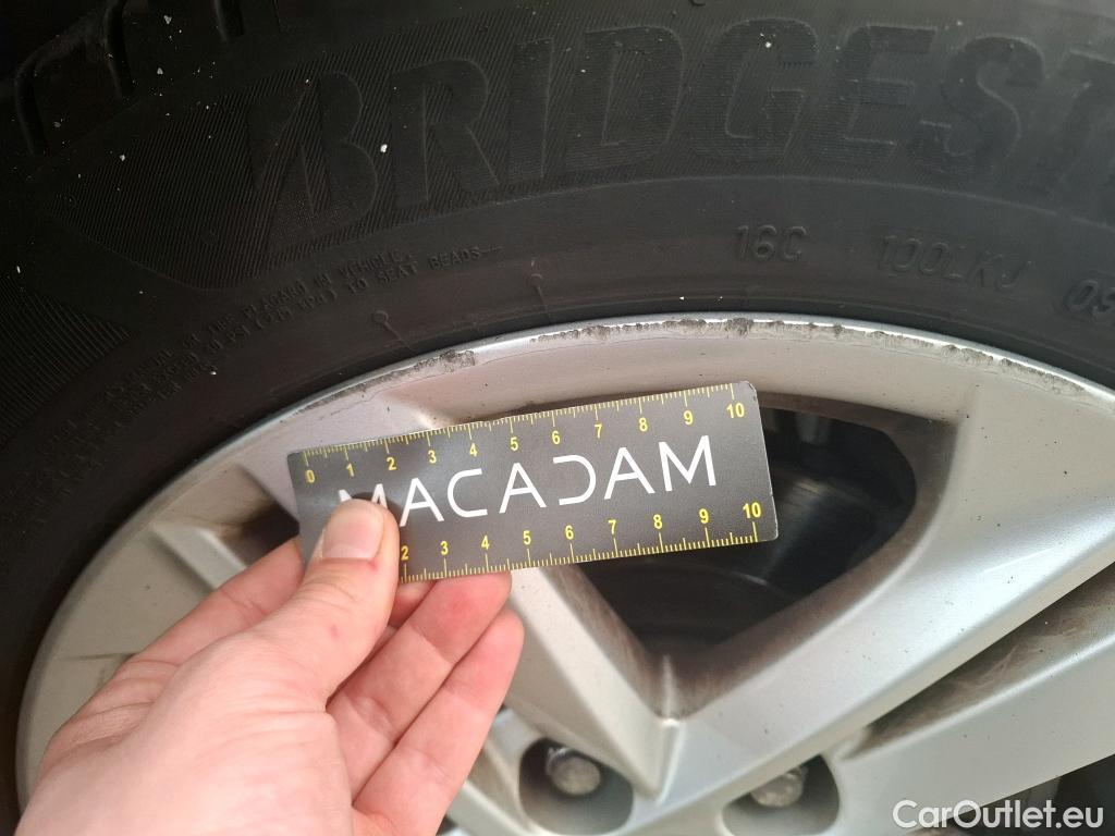  Toyota  Corolla TOYOTA  / 2018 / 5P / Berline Hybride 122h Dynamic Business Stage Acad #44