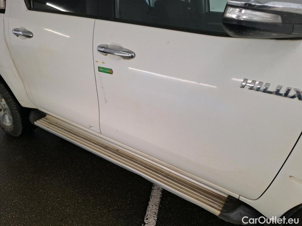  Toyota  Hilux TOYOTA  DC 4p Plateau double cabine 4WD 2.4 D-4D Double Cabine Légende #72