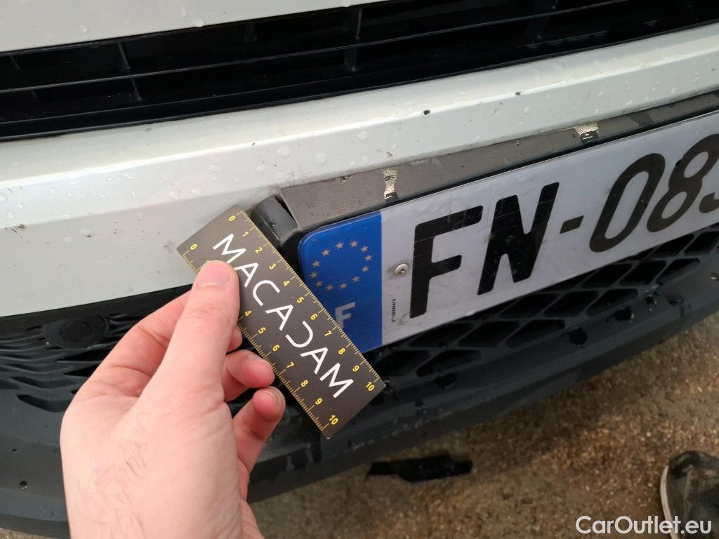  Toyota  C-HR TOYOTA  / 2016 / 5P / SUV 1.8 HYBRIDE 122 GRAPHIC #17