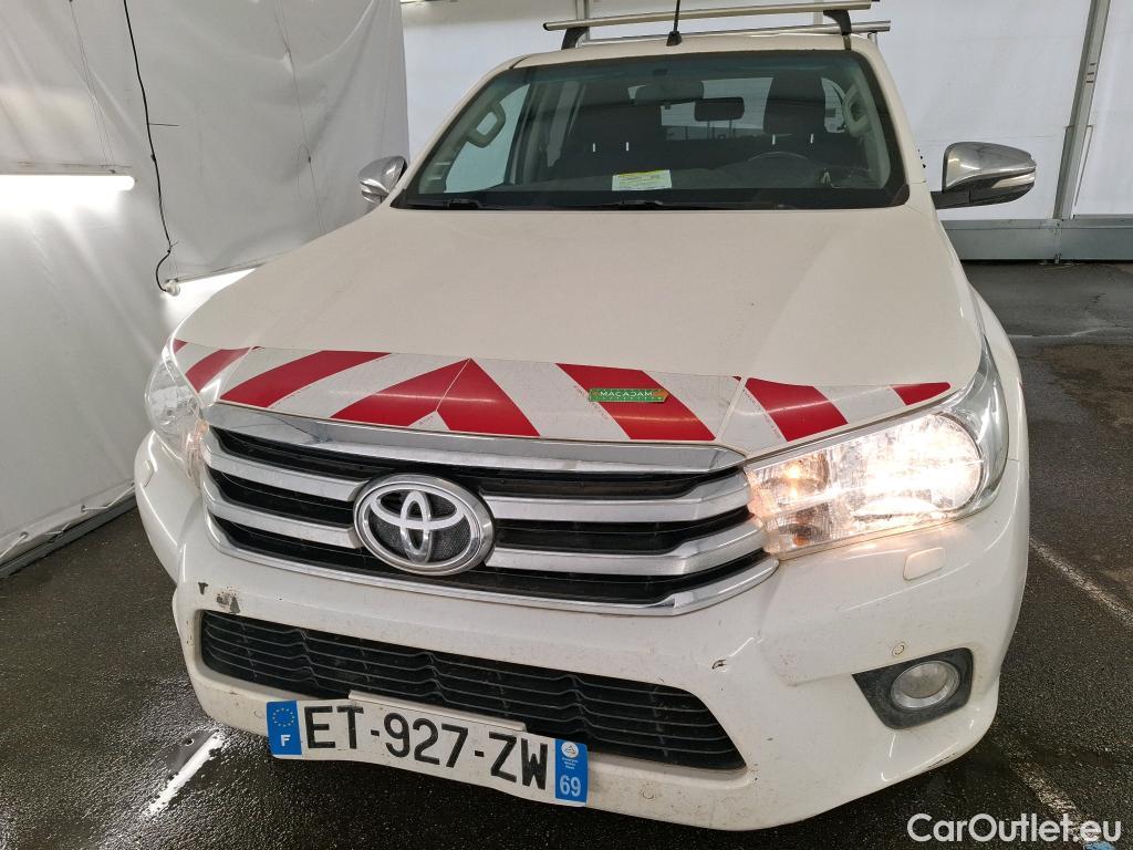  Toyota  Hilux TOYOTA  DC 4p Plateau double cabine 4WD 2.4 D-4D Double Cabine Légende #82
