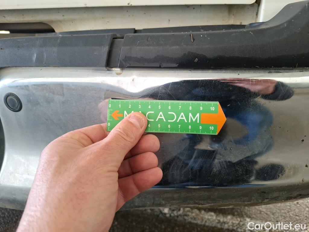  Toyota  Hilux TOYOTA  DC 4p Plateau double cabine 4WD 2.4 D-4D Double Cabine Légende #78