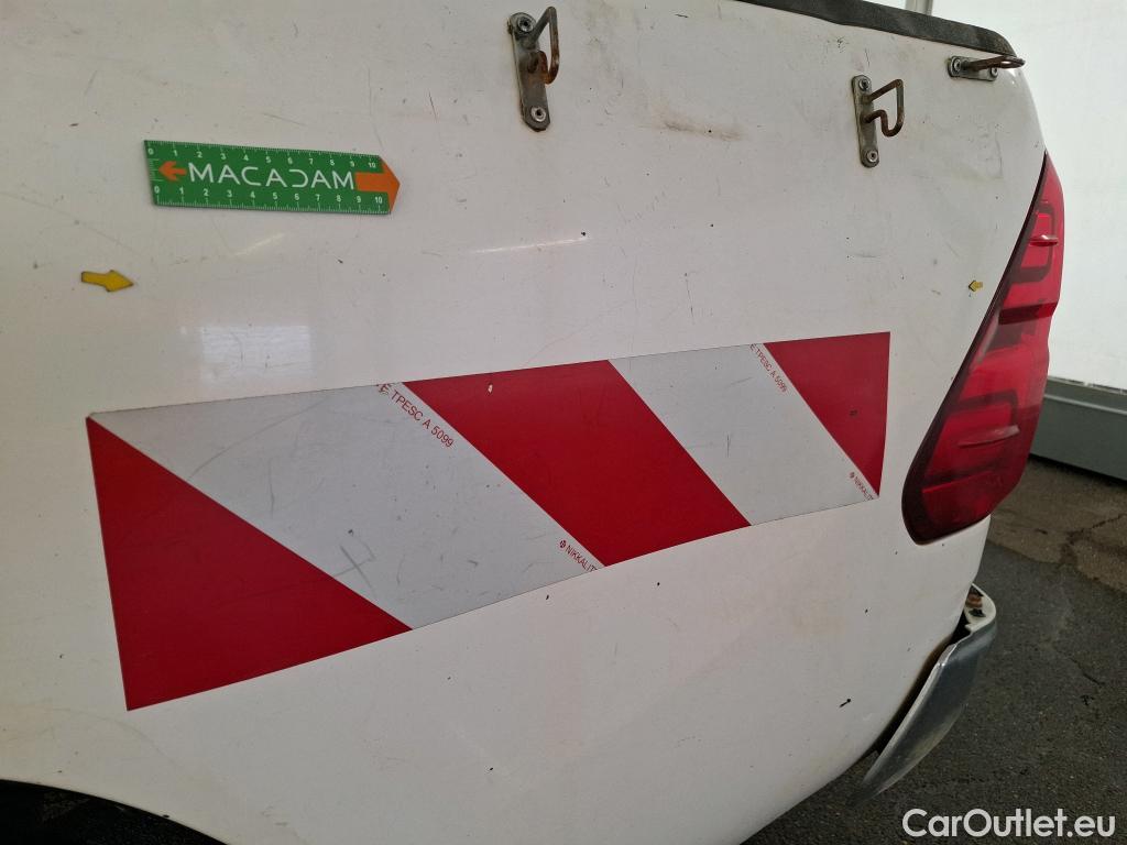  Toyota  Hilux TOYOTA  DC 4p Plateau double cabine 4WD 2.4 D-4D Double Cabine Légende #14