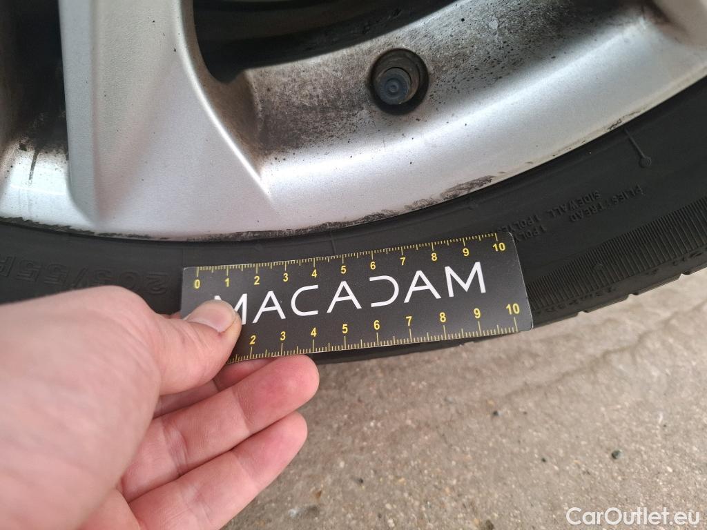  Toyota  Corolla TOYOTA  / 2018 / 5P / Berline Hybride 122h Dynamic Business Stage Acad #46