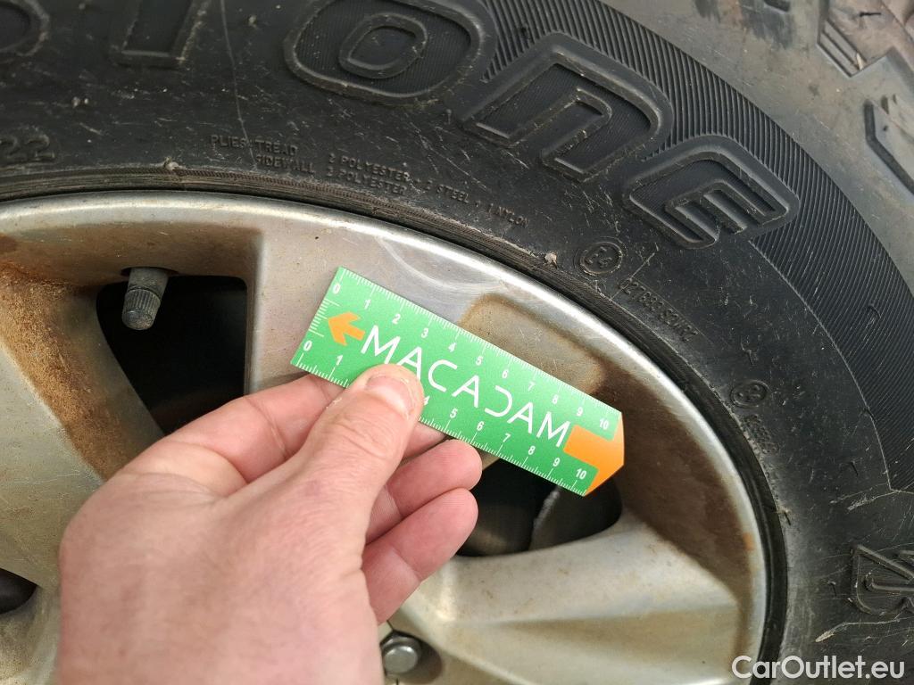  Toyota  Hilux TOYOTA  DC 4p Plateau double cabine 4WD 2.4 D-4D Double Cabine Légende #54