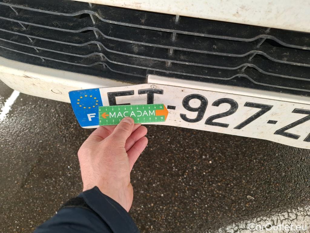  Toyota  Hilux TOYOTA  DC 4p Plateau double cabine 4WD 2.4 D-4D Double Cabine Légende #71