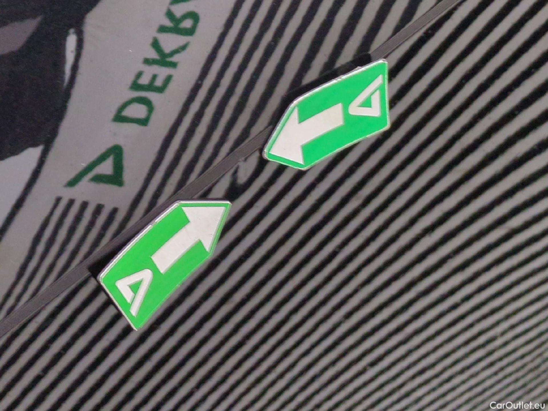  Volkswagen  Tiguan VOLKSWAGEN  / 2020 / 5P / SUV 2.0 TDI 150 DSG7 LIFE PLUS #45