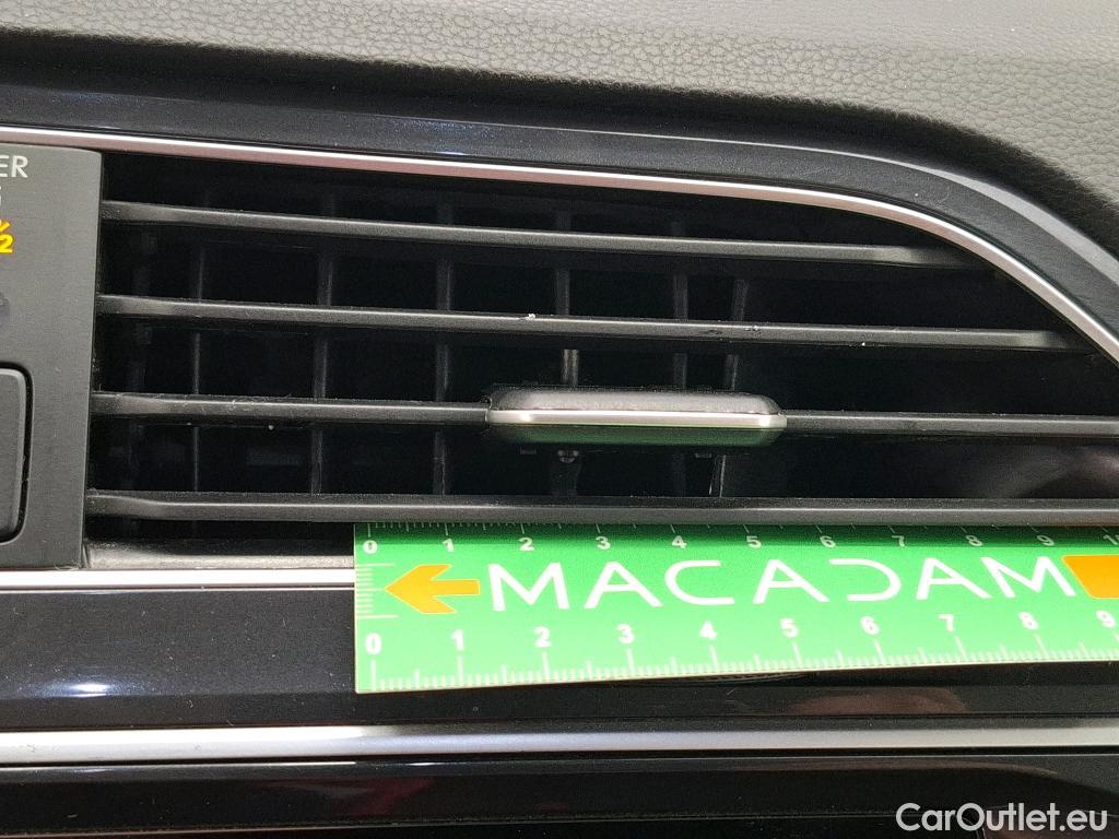  Volkswagen  Tiguan VOLKSWAGEN  Allspace / 2021 / 5P / SUV 2.0 TDI 150 DSG7 LIFE PLUS #8