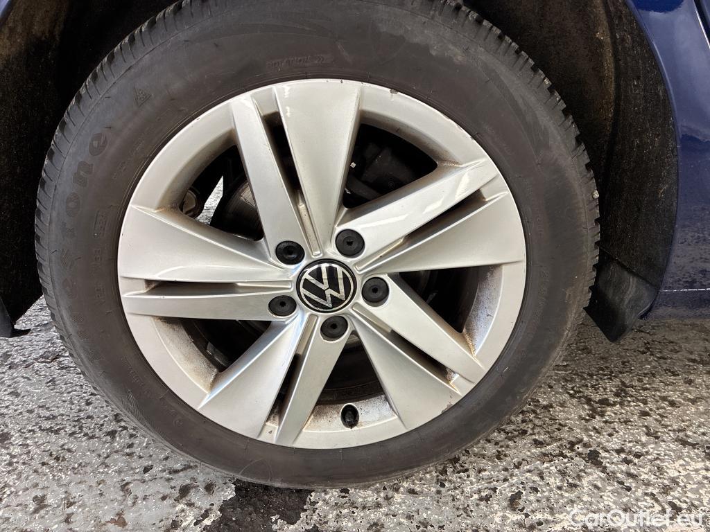  Volkswagen  Golf  VOLKSWAGEN / 2020 / 5P / Berline 1.0 TSI OPF 110 BVM6 Life Busi 1st #26